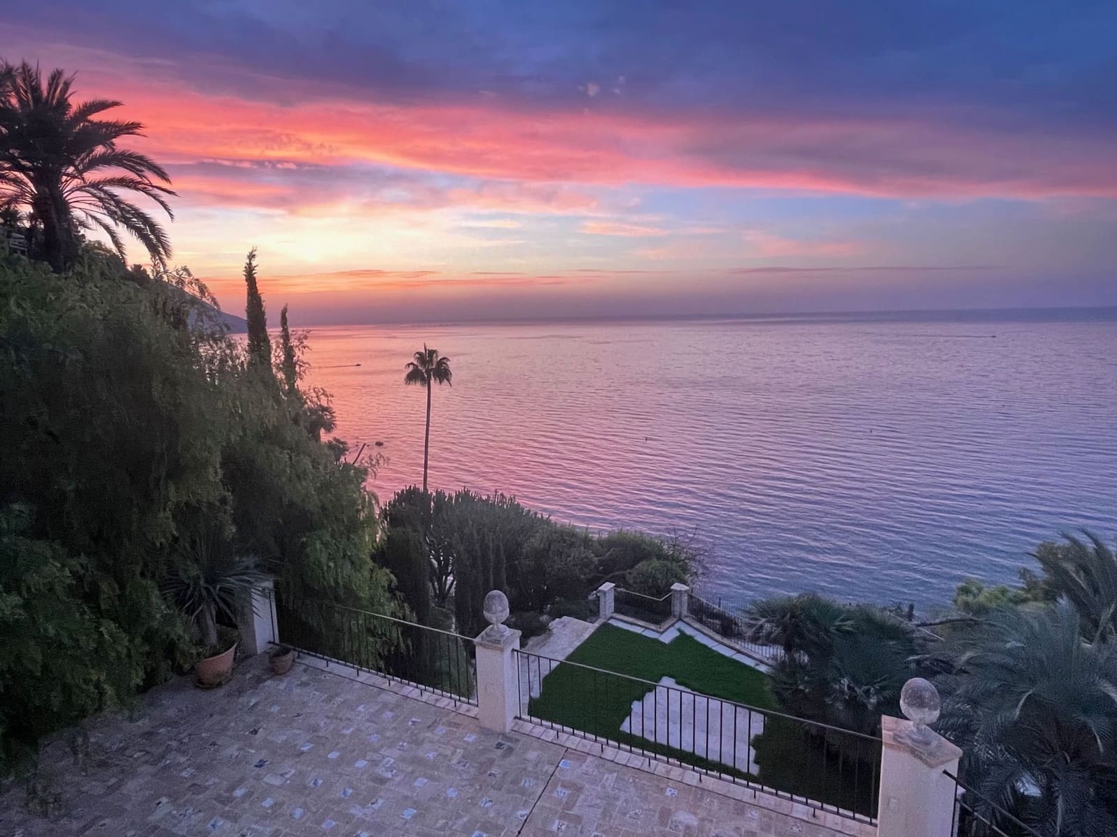4 bedroom Villa for sale in Altea with pool - € 3,450,000 (Ref: 8737235)