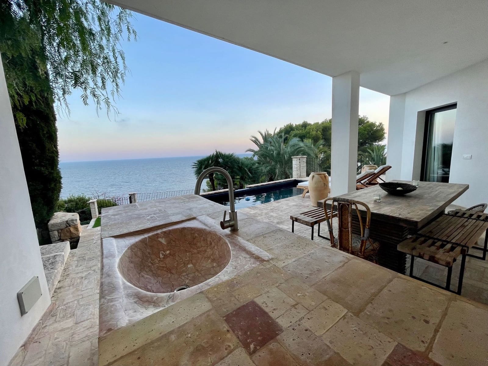 4 bedroom Villa for sale in Altea with pool - € 3,450,000 (Ref: 8737235)