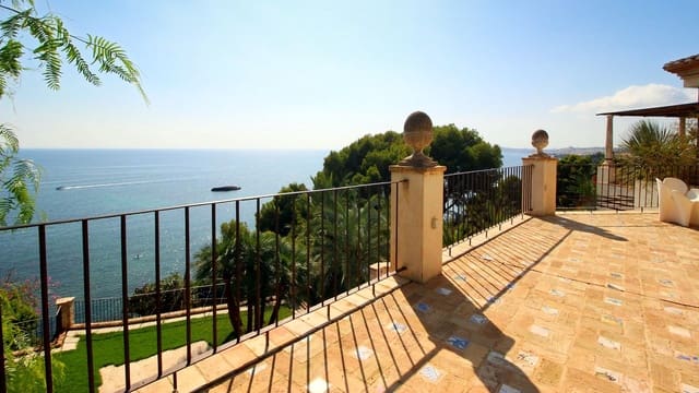 4 soveværelse Villa til salg i Altea med swimmingpool - € 3.450.000 (Ref: 8737235)