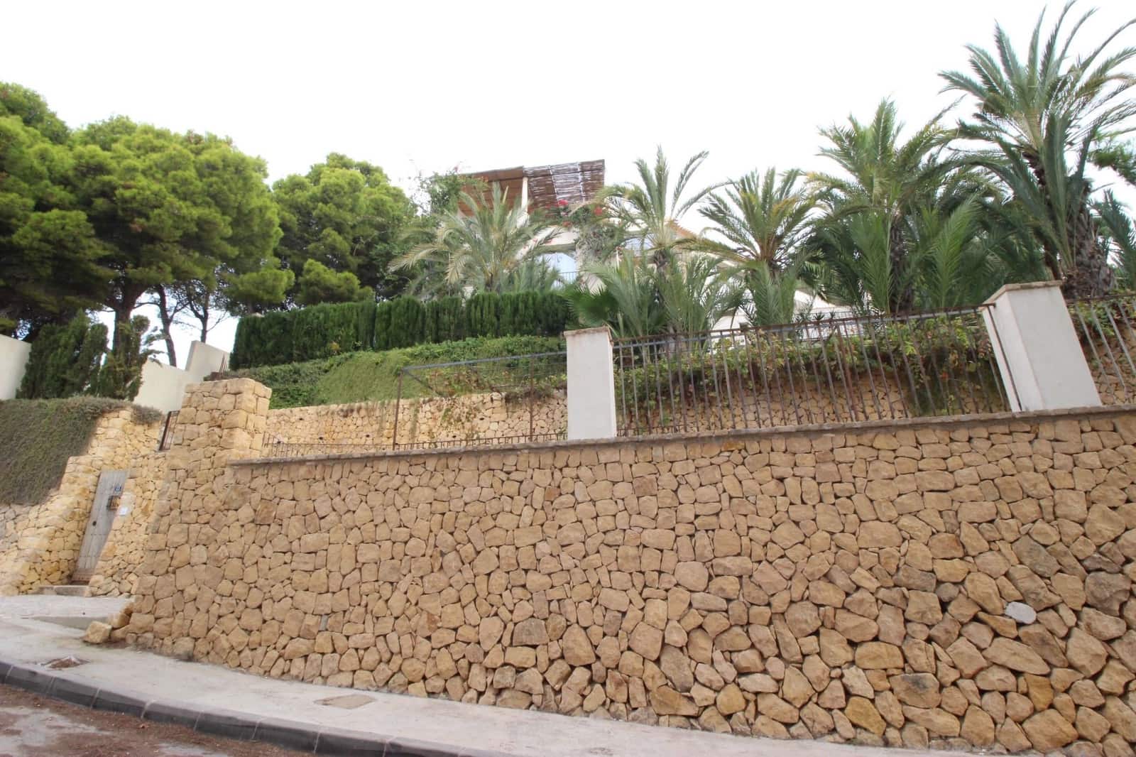 4 bedroom Villa for sale in Altea with pool - € 3,450,000 (Ref: 8737235)