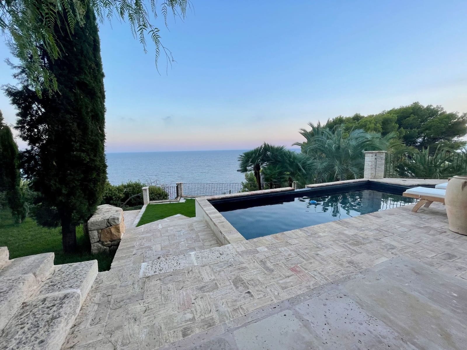 4 bedroom Villa for sale in Altea with pool - € 3,450,000 (Ref: 8737235)