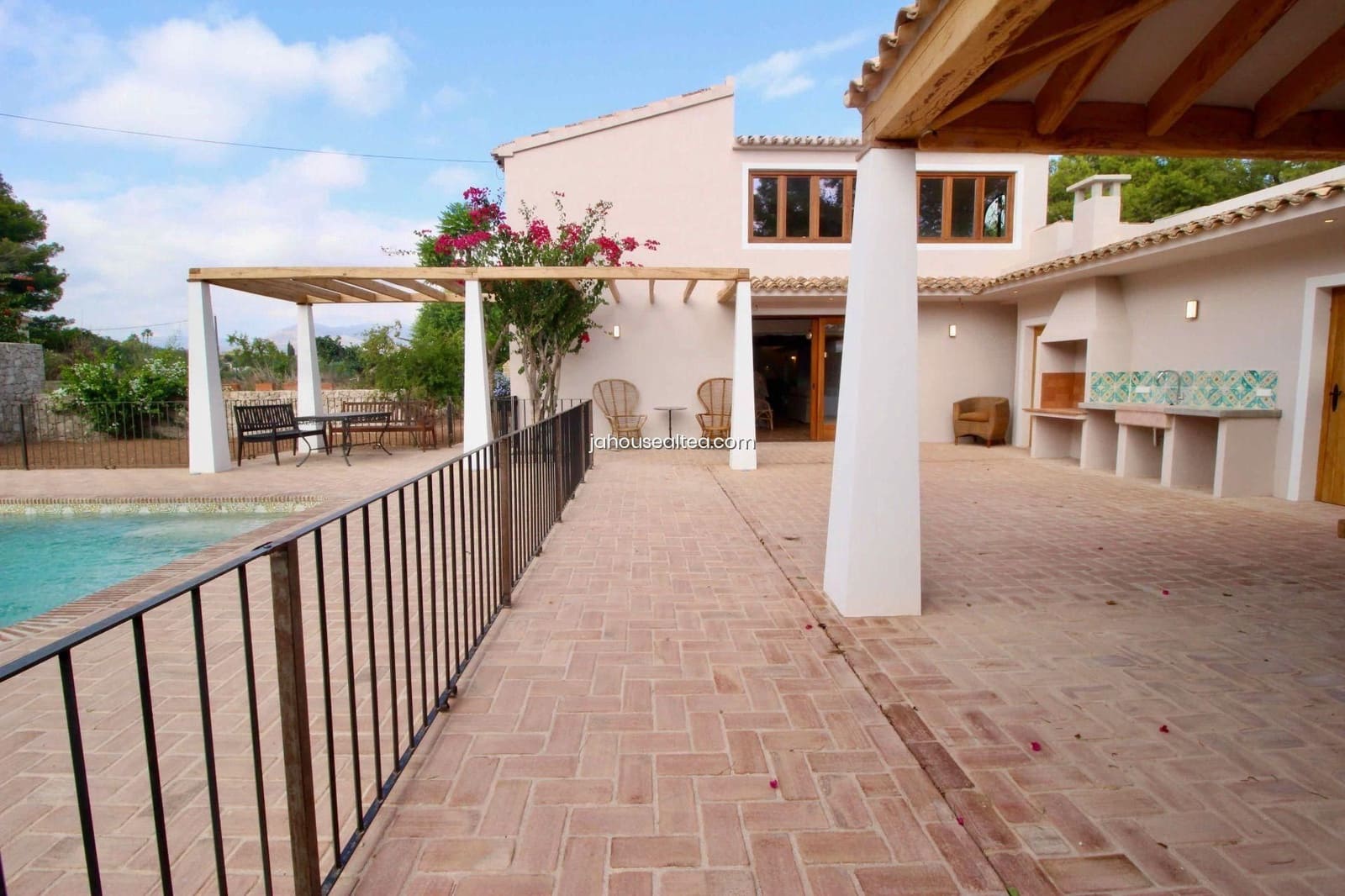 4 soveværelse Villa til salg i Alfaz del Pi / L'Alfas del Pi med swimmingpool garage - € 1.325.000 (Ref: 8907115)