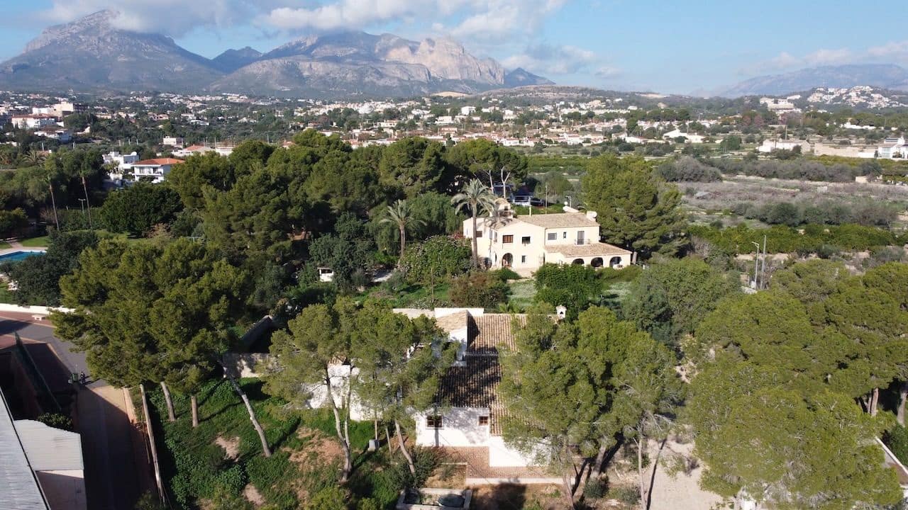 4 soveværelse Villa til salg i Alfaz del Pi / L'Alfas del Pi med swimmingpool garage - € 1.325.000 (Ref: 8907115)