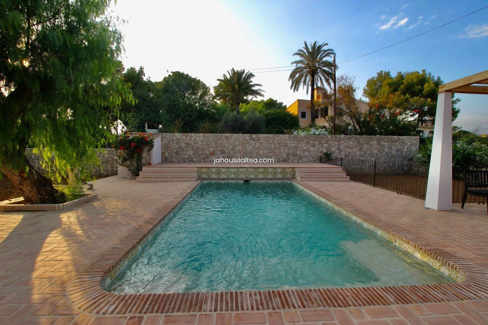 4 soveværelse Villa til salg i Alfaz del Pi / L'Alfas del Pi med swimmingpool garage - € 1.325.000 (Ref: 8907115)