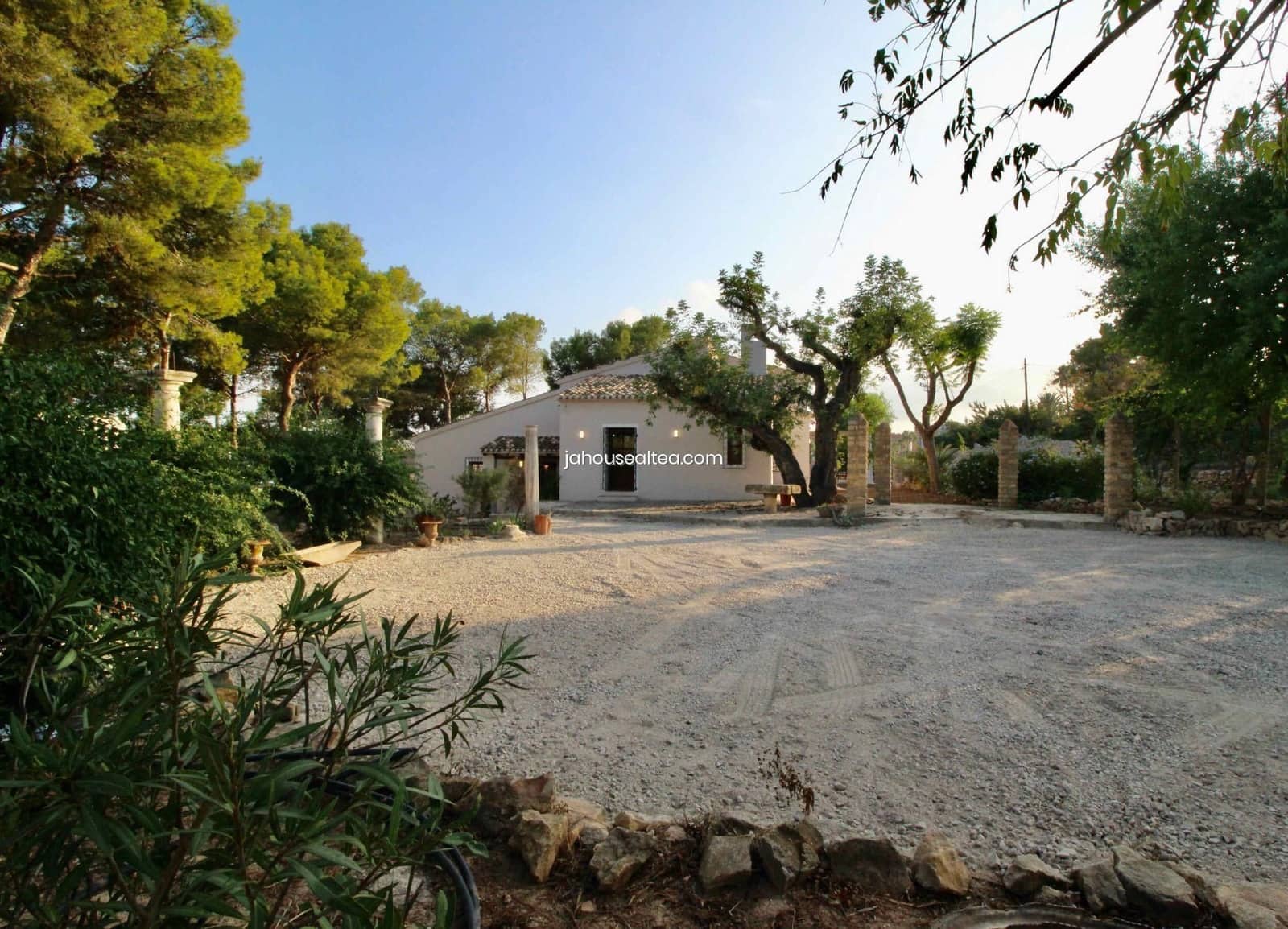 4 soveværelse Villa til salg i Alfaz del Pi / L'Alfas del Pi med swimmingpool garage - € 1.325.000 (Ref: 8907115)