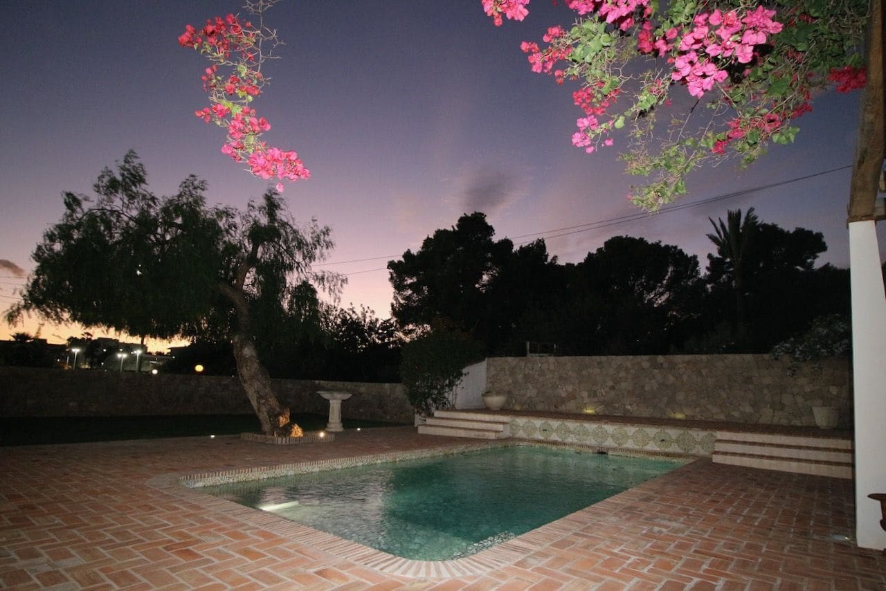 4 soveværelse Villa til salg i Alfaz del Pi / L'Alfas del Pi med swimmingpool garage - € 1.325.000 (Ref: 8907115)