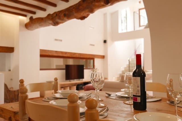 4 slaapkamer Villa te koop in Pueblo - Urbanizaciones, Alfaz del Pi / L'Alfàs del Pi met zwembad garage - € 1.150.000 (Ref: 8907115)