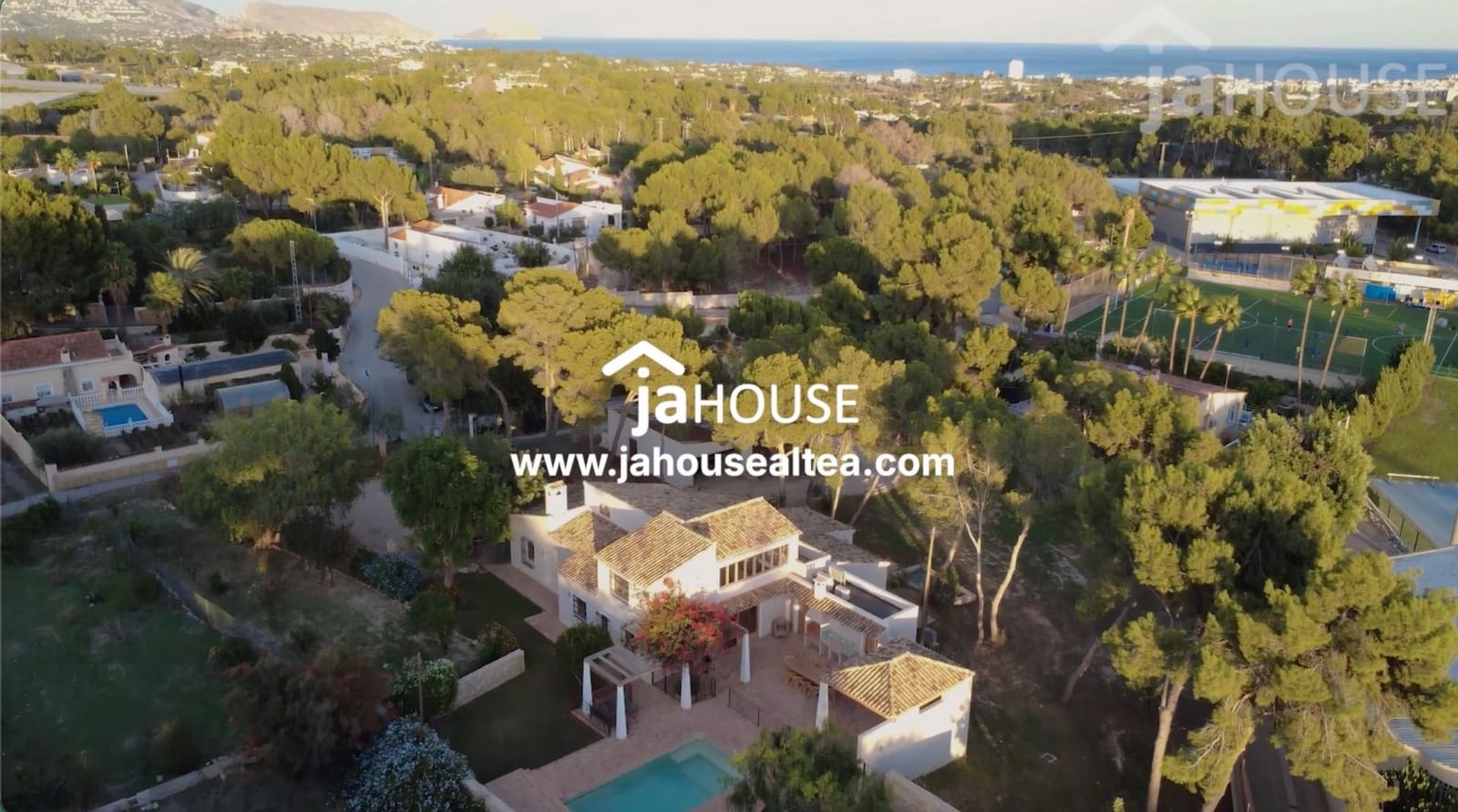 4 soveværelse Villa til salg i Alfaz del Pi / L'Alfas del Pi med swimmingpool garage - € 1.325.000 (Ref: 8907115)