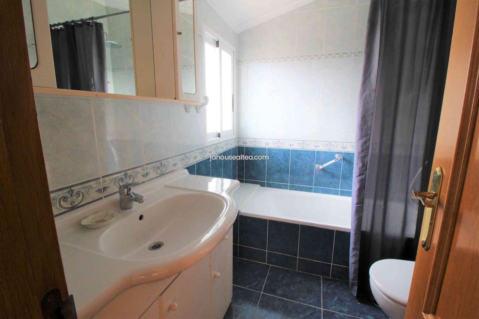 3 soveværelse Semi-Rækkehus til salg i Altea med garage - € 470.000 (Ref: 8942676)