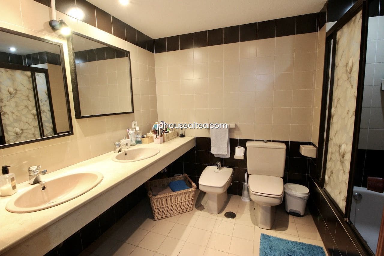 3 bedroom Apartment for sale in Altea with garage - € 390,000 (Ref: 9382333)