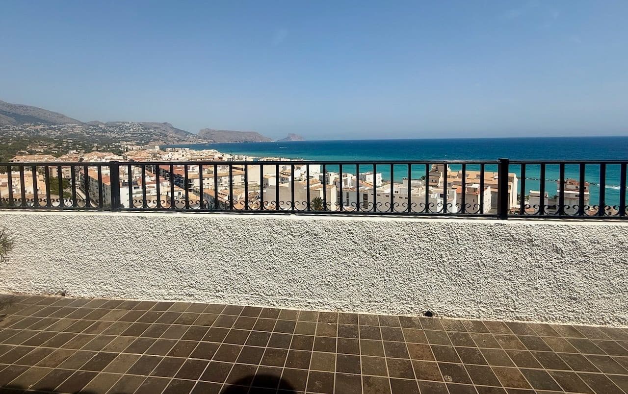 3 makuuhuone Kattohuoneisto vuokrattavana paikassa Altea mukana 
autotalli - 2 000 € (Ref: 9540764)