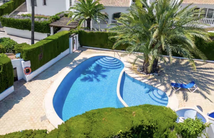 2 soverom Villa til leie i Moraira med svømmebasseng garasje - € 1 400 (Ref: 10044197)