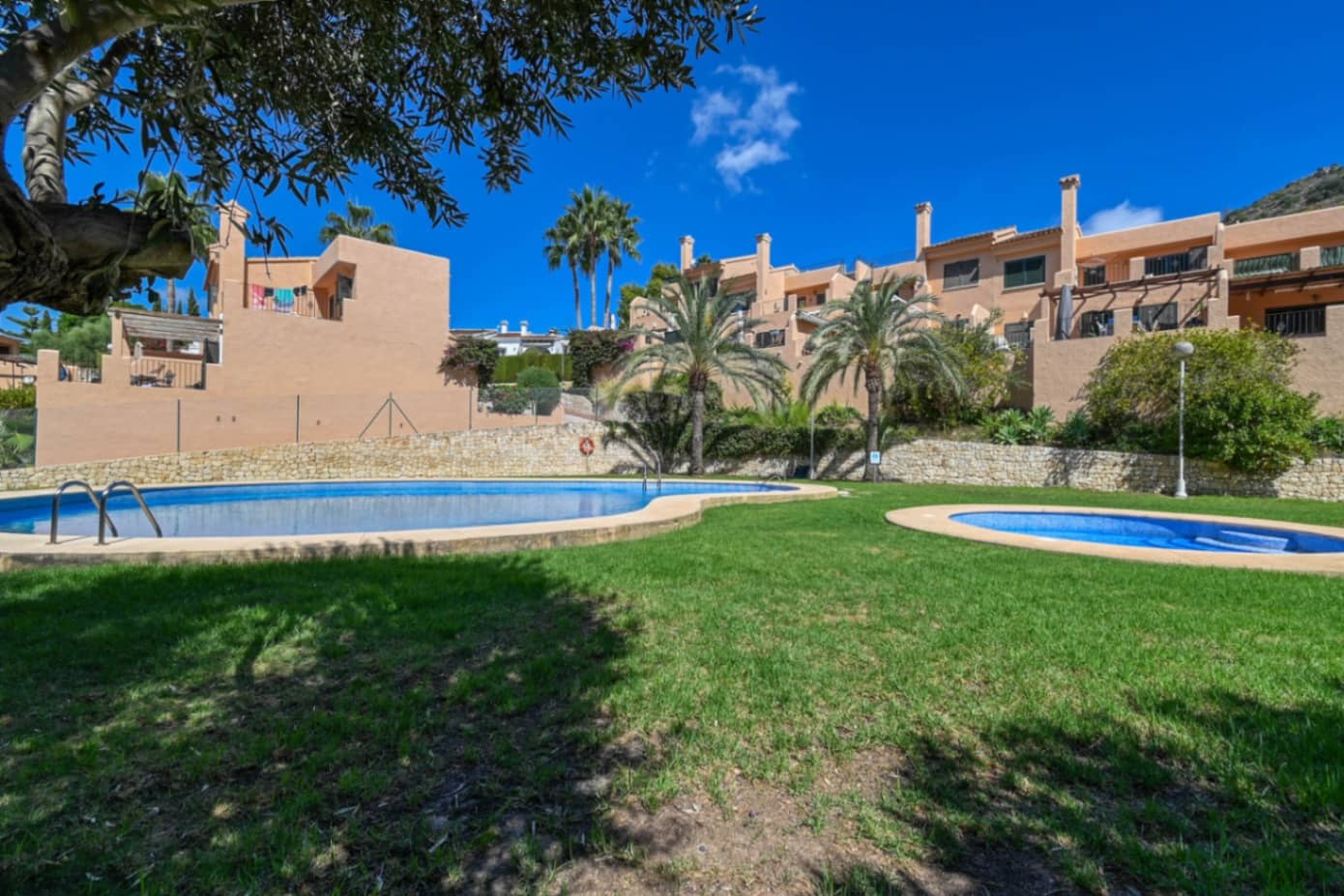 3 soveværelse Rækkehus til salg i Benitachell / Benitatxell med swimmingpool garage - € 350.000 (Ref: 10136313)