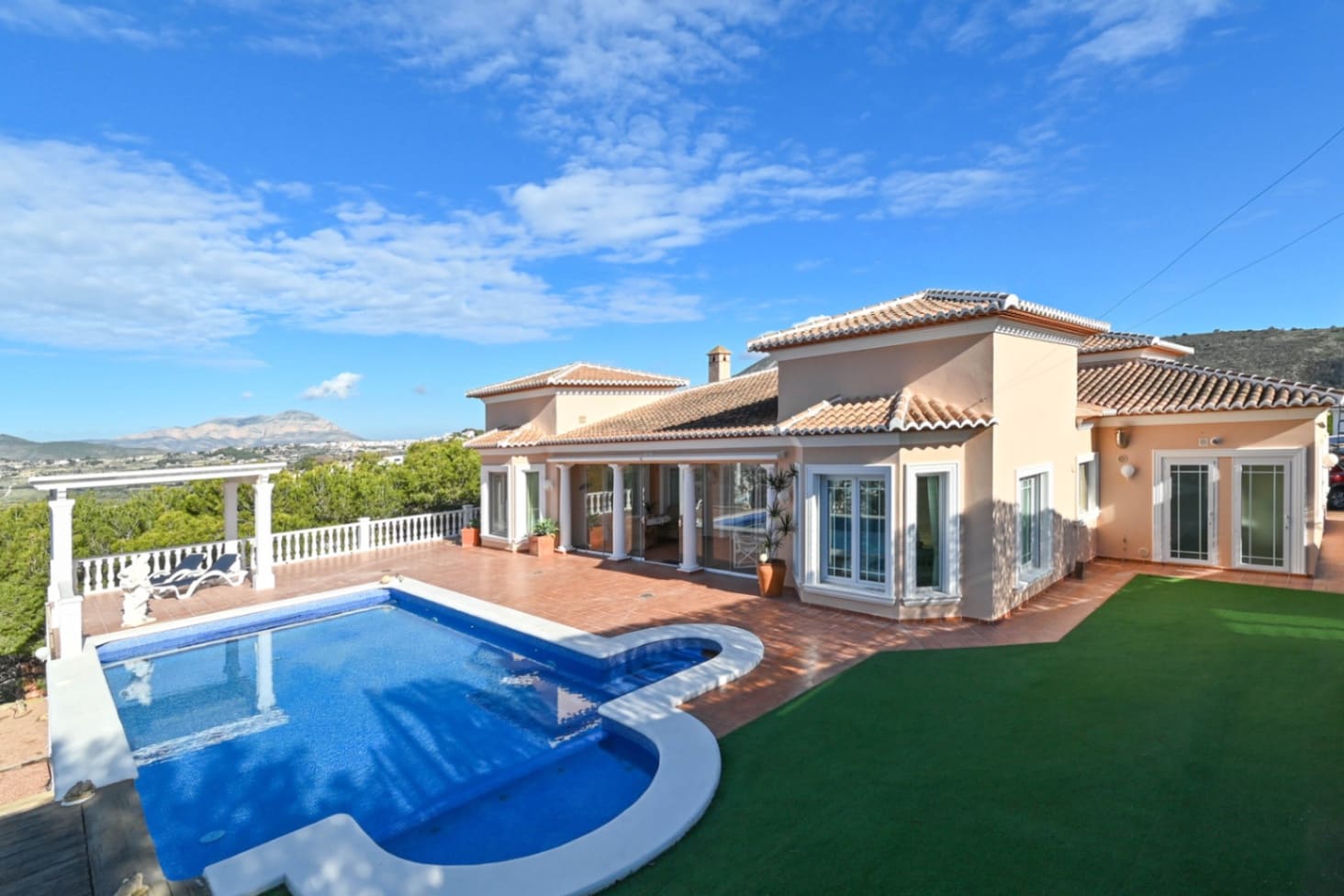 Chalet de 5 habitaciones en Moraira en venta con piscina garaje - 1.450.000 € (Ref: 8783151)