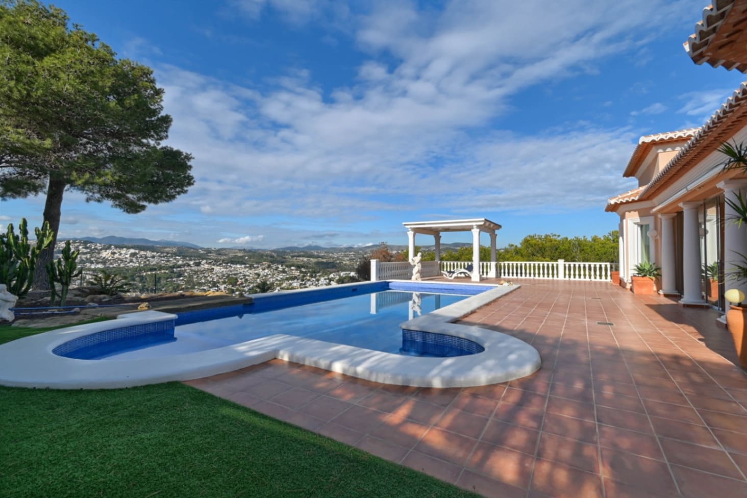 Chalet de 5 habitaciones en Moraira en venta con piscina garaje - 1.450.000 € (Ref: 8783151)