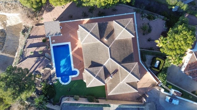 Chalet de 5 habitaciones en Moraira, Teulada-Moraira en venta con piscina garaje - 1.450.000 € (Ref: 8783151)