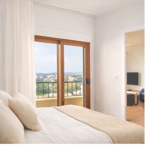 Apartamento de 2 habitaciones en Moraira en alquiler con piscina garaje - 1.200 € (Ref: 8783153)