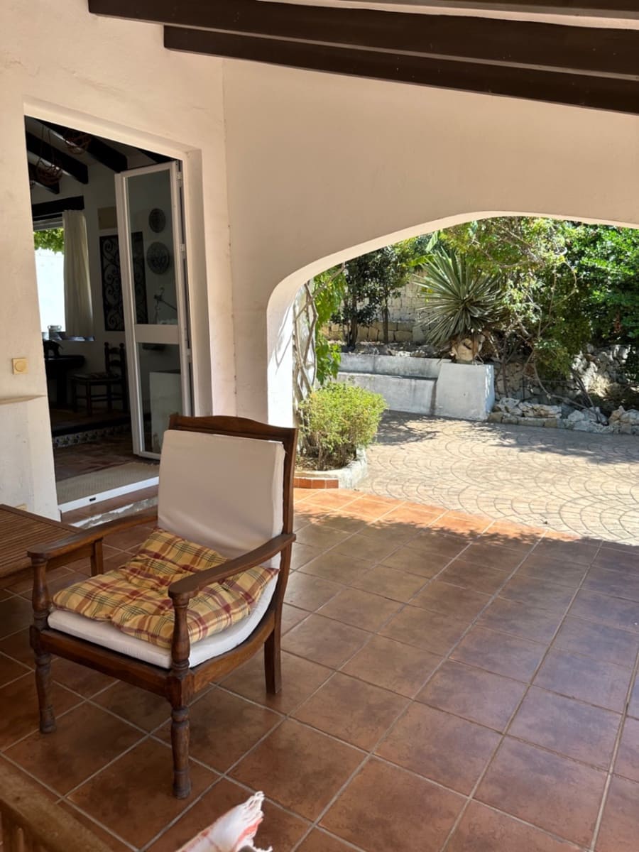 Chalet de 4 habitaciones en Calpe / Calp en venta con piscina garaje - 795.000 € (Ref: 8783155)