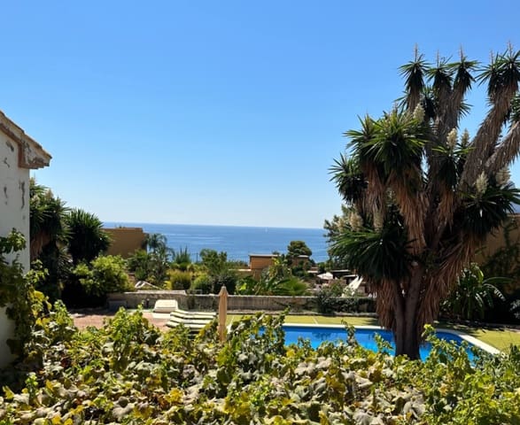 Chalet de 4 habitaciones en Calpe / Calp en venta con piscina garaje - 795.000 € (Ref: 8783155)