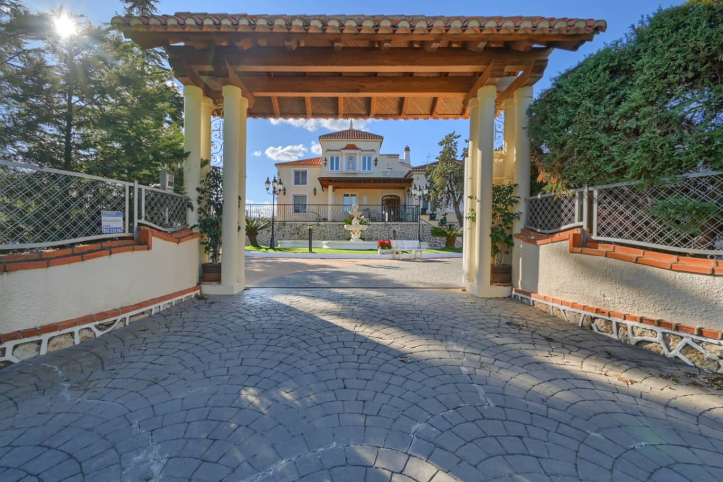 Chalet de 6 habitaciones en Alzira en venta con piscina garaje - 1.100.000 € (Ref: 8803274)