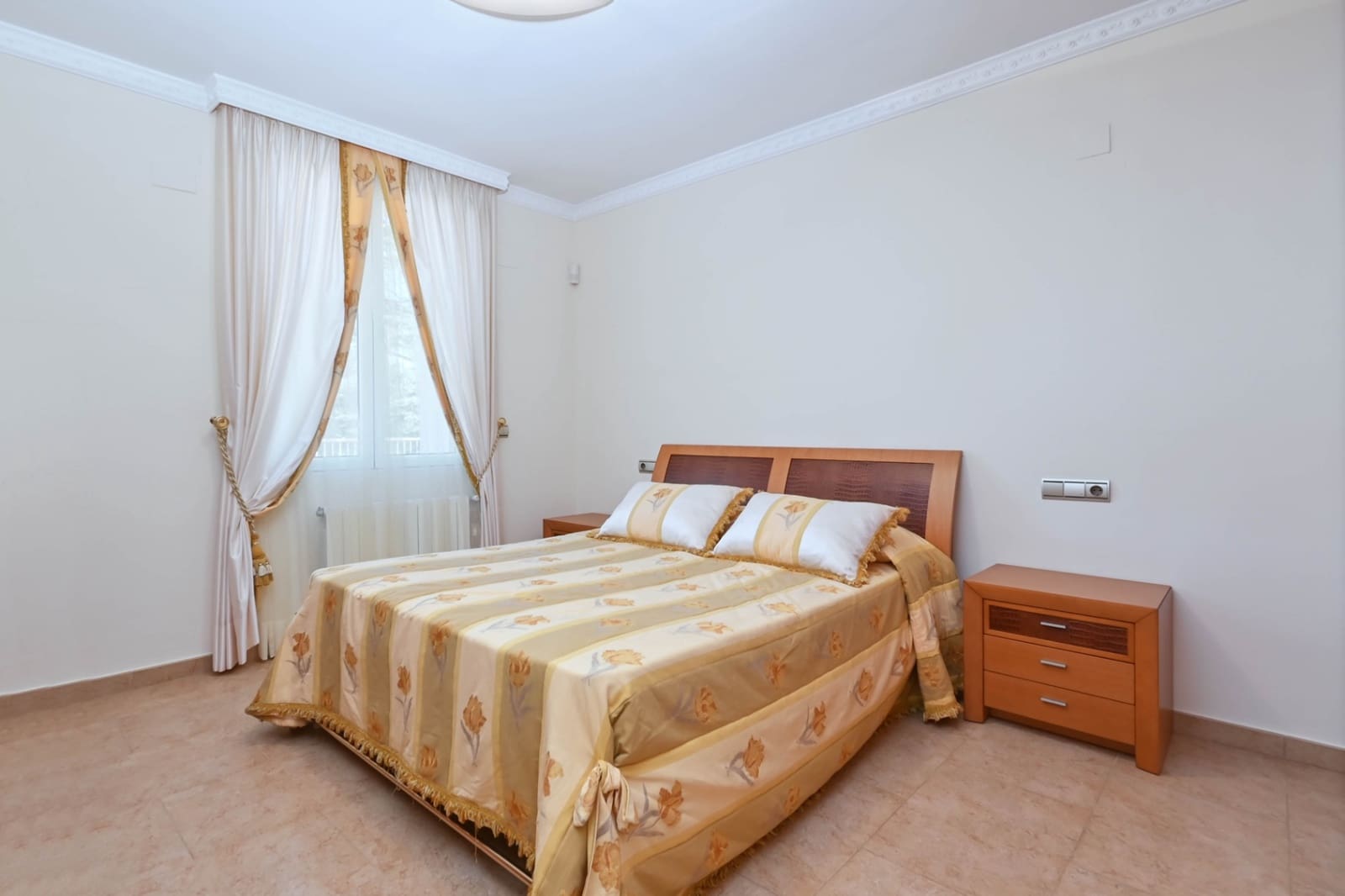 Chalet de 6 habitaciones en Alzira en venta con piscina garaje - 1.100.000 € (Ref: 8803274)