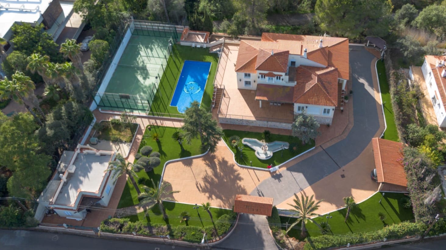 Chalet de 6 habitaciones en Alzira en venta con piscina garaje - 1.100.000 € (Ref: 8803274)