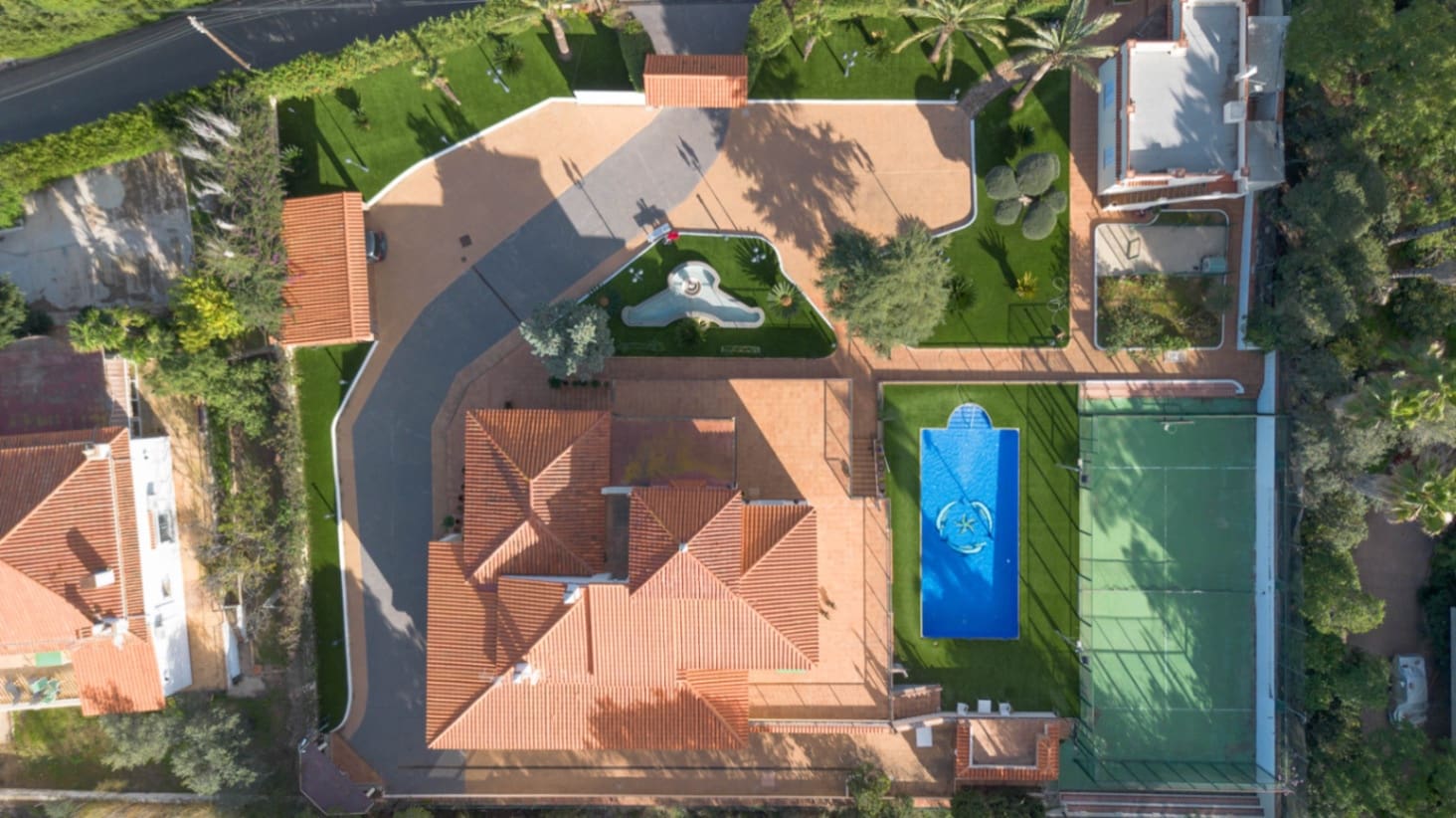 Chalet de 6 habitaciones en Alzira en venta con piscina garaje - 1.100.000 € (Ref: 8803274)