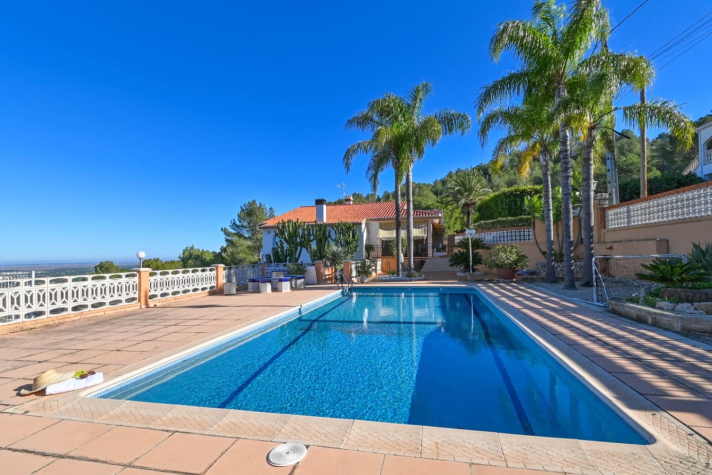 6 bedroom Villa for sale in Alzira with pool garage - € 650,000 (Ref: 8806738)