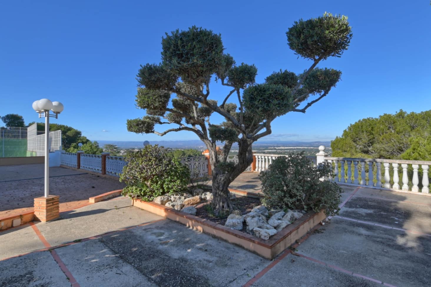 6 bedroom Villa for sale in Alzira with pool garage - € 650,000 (Ref: 8806738)