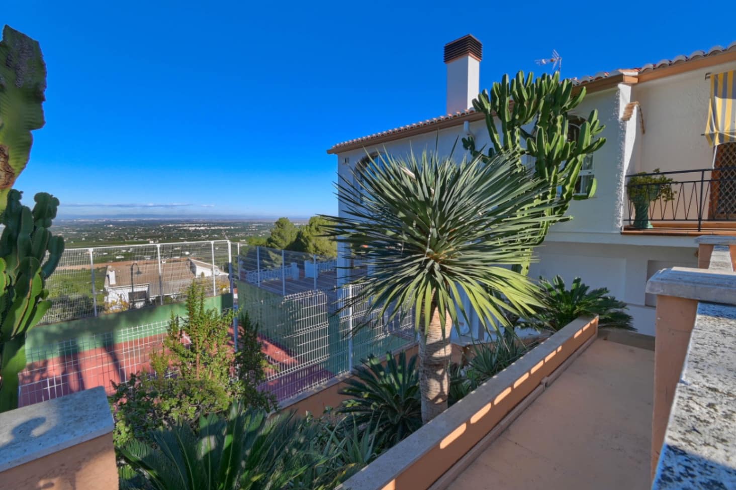 6 bedroom Villa for sale in Alzira with pool garage - € 650,000 (Ref: 8806738)