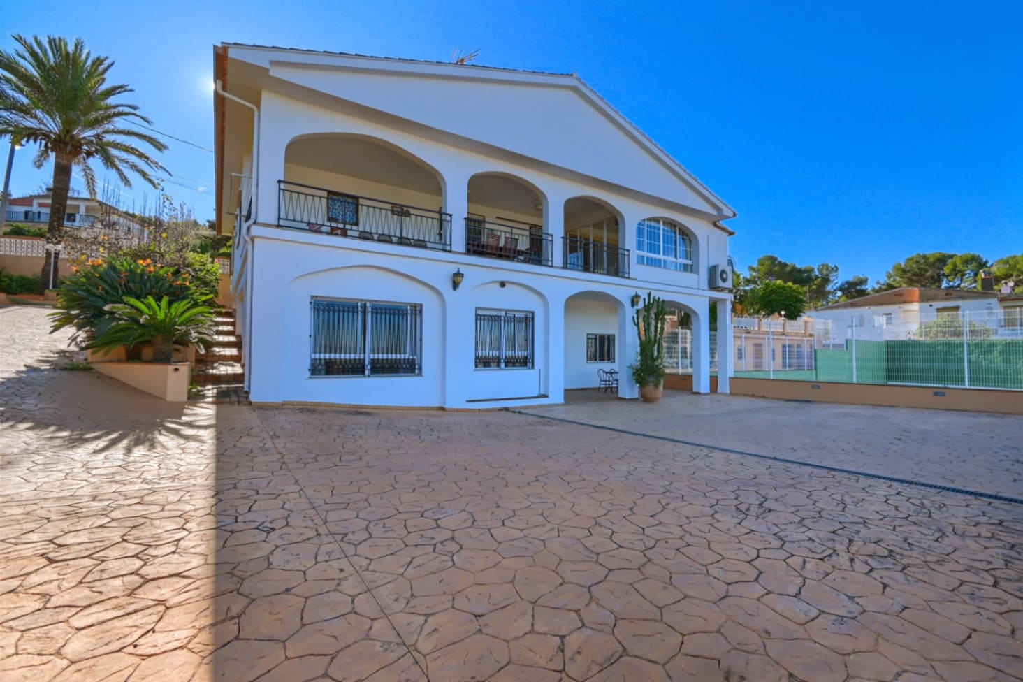 6 bedroom Villa for sale in Alzira with pool garage - € 650,000 (Ref: 8806738)