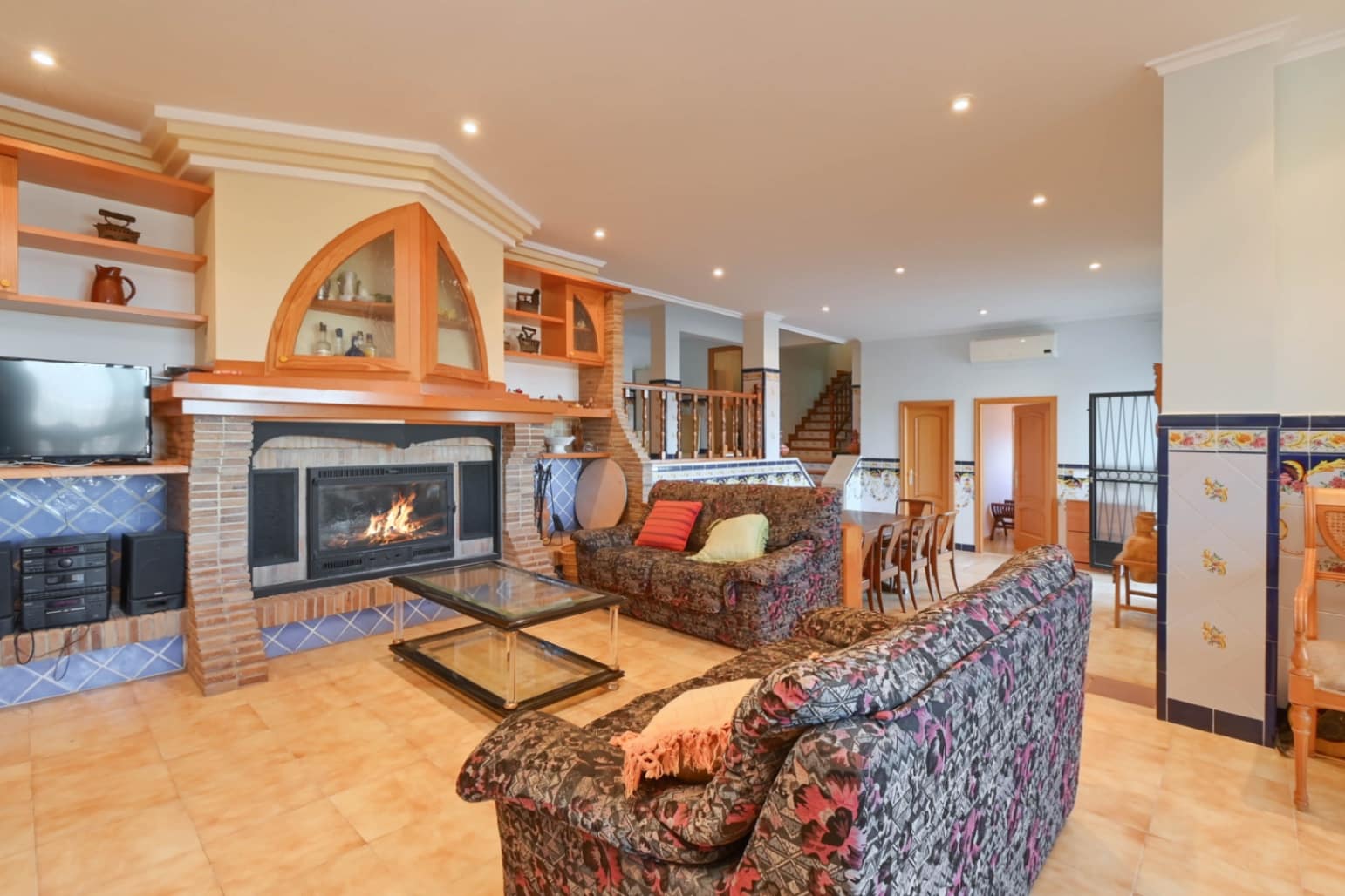 6 bedroom Villa for sale in Alzira with pool garage - € 650,000 (Ref: 8806738)