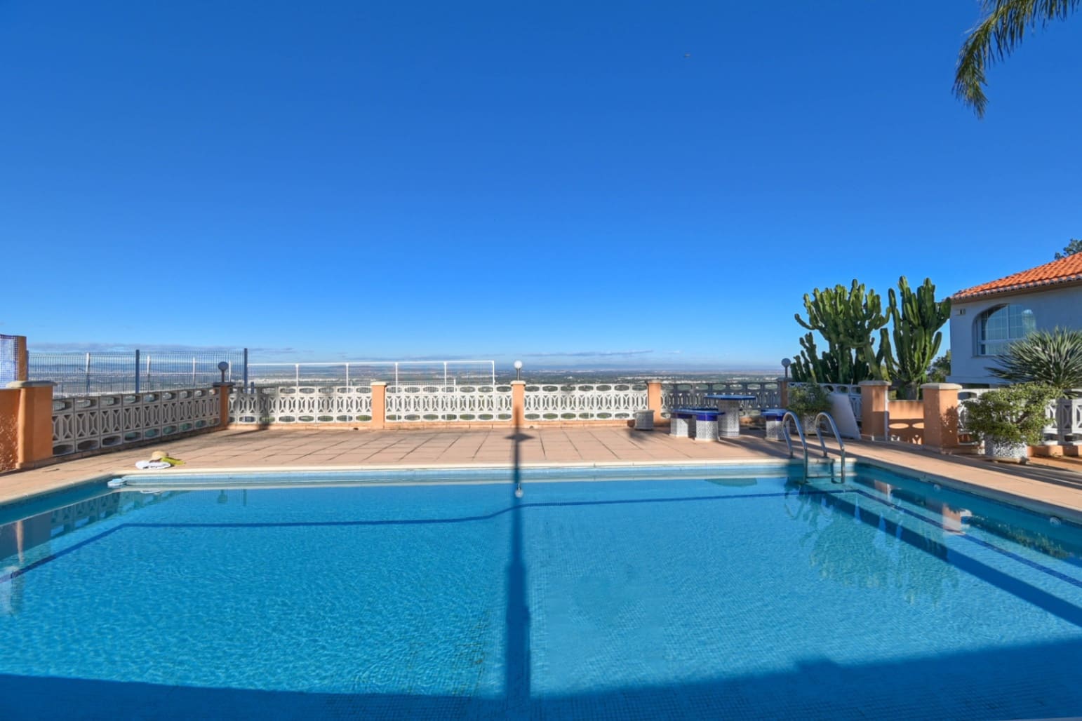 6 bedroom Villa for sale in Alzira with pool garage - € 650,000 (Ref: 8806738)