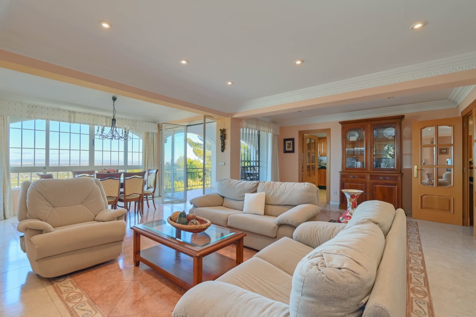 6 bedroom Villa for sale in Alzira with pool garage - € 650,000 (Ref: 8806738)