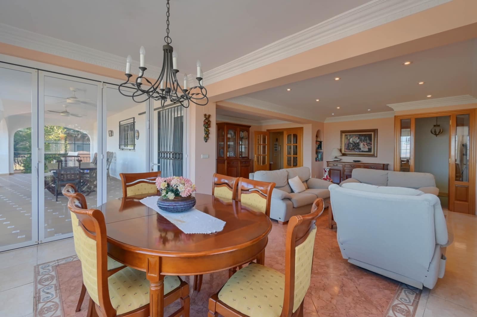 6 bedroom Villa for sale in Alzira with pool garage - € 650,000 (Ref: 8806738)