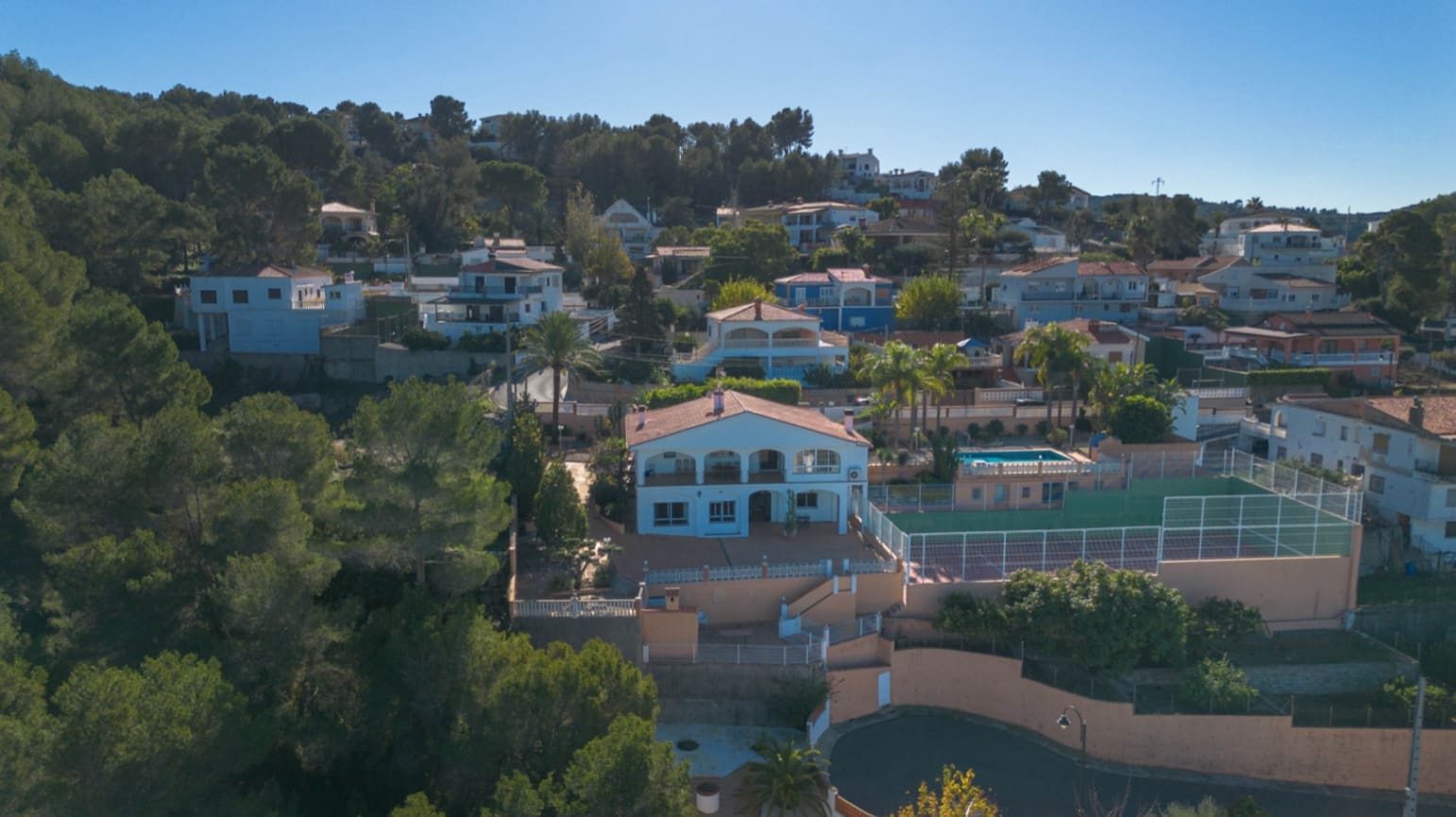 6 bedroom Villa for sale in Alzira with pool garage - € 650,000 (Ref: 8806738)