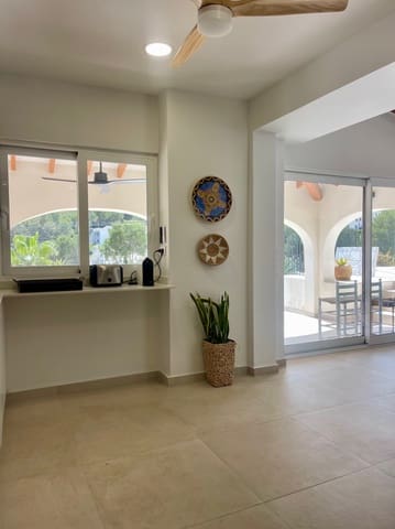 3 slaapkamer Villa te huur in Moraira, Teulada-Moraira met zwembad - € 2.500 (Ref: 8913591)
