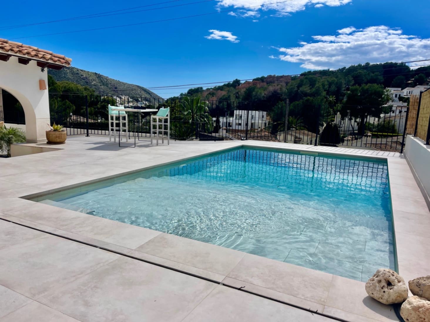 3 slaapkamer Villa te huur in Moraira met zwembad - € 2.500 (Ref: 8913591)