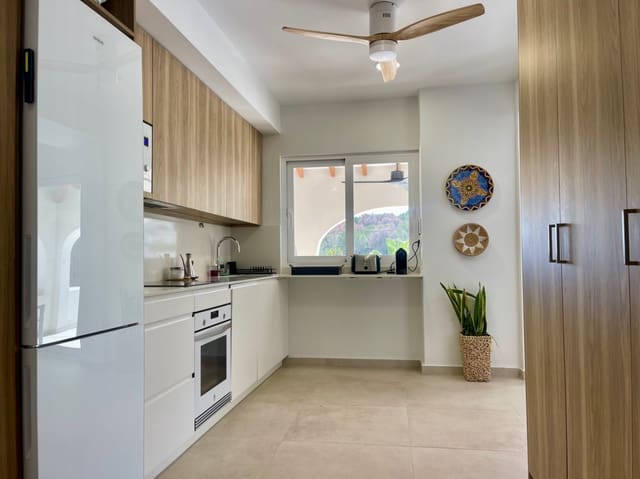3 slaapkamer Villa te huur in Moraira, Teulada-Moraira met zwembad - € 2.500 (Ref: 8913591)