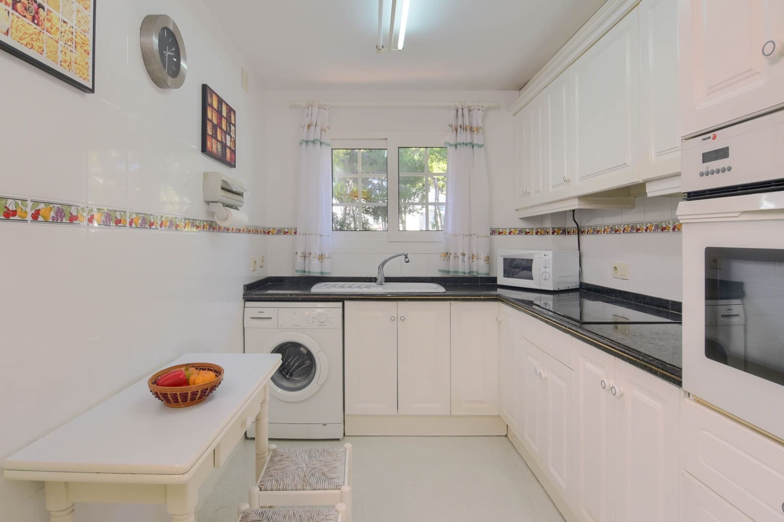 Leilighet til leie i Moraira - € 2 000 (Ref: 9258114)