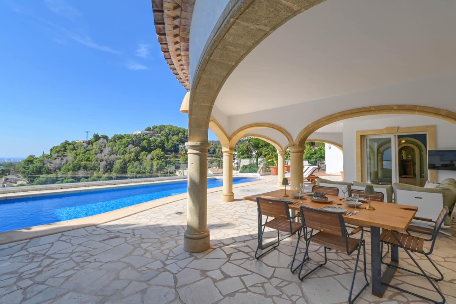 7 bedroom Villa for sale in Moraira with garage - € 1,925,000 (Ref: 9293290)