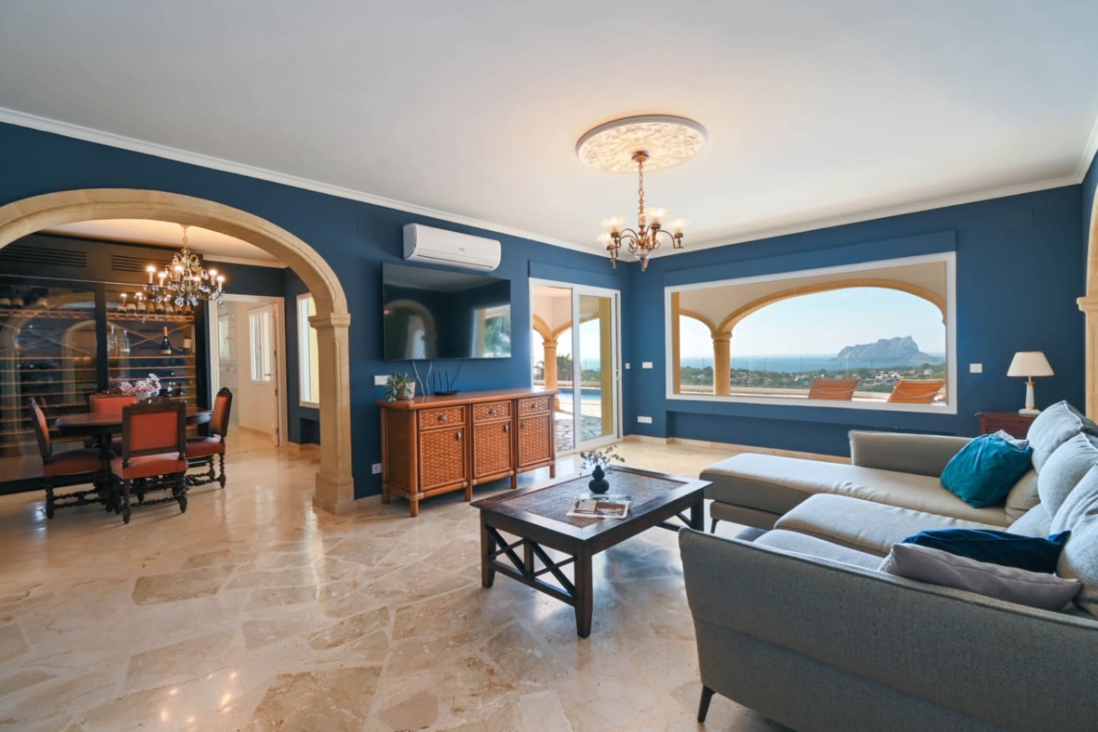 7 bedroom Villa for sale in Moraira with garage - € 1,925,000 (Ref: 9293290)