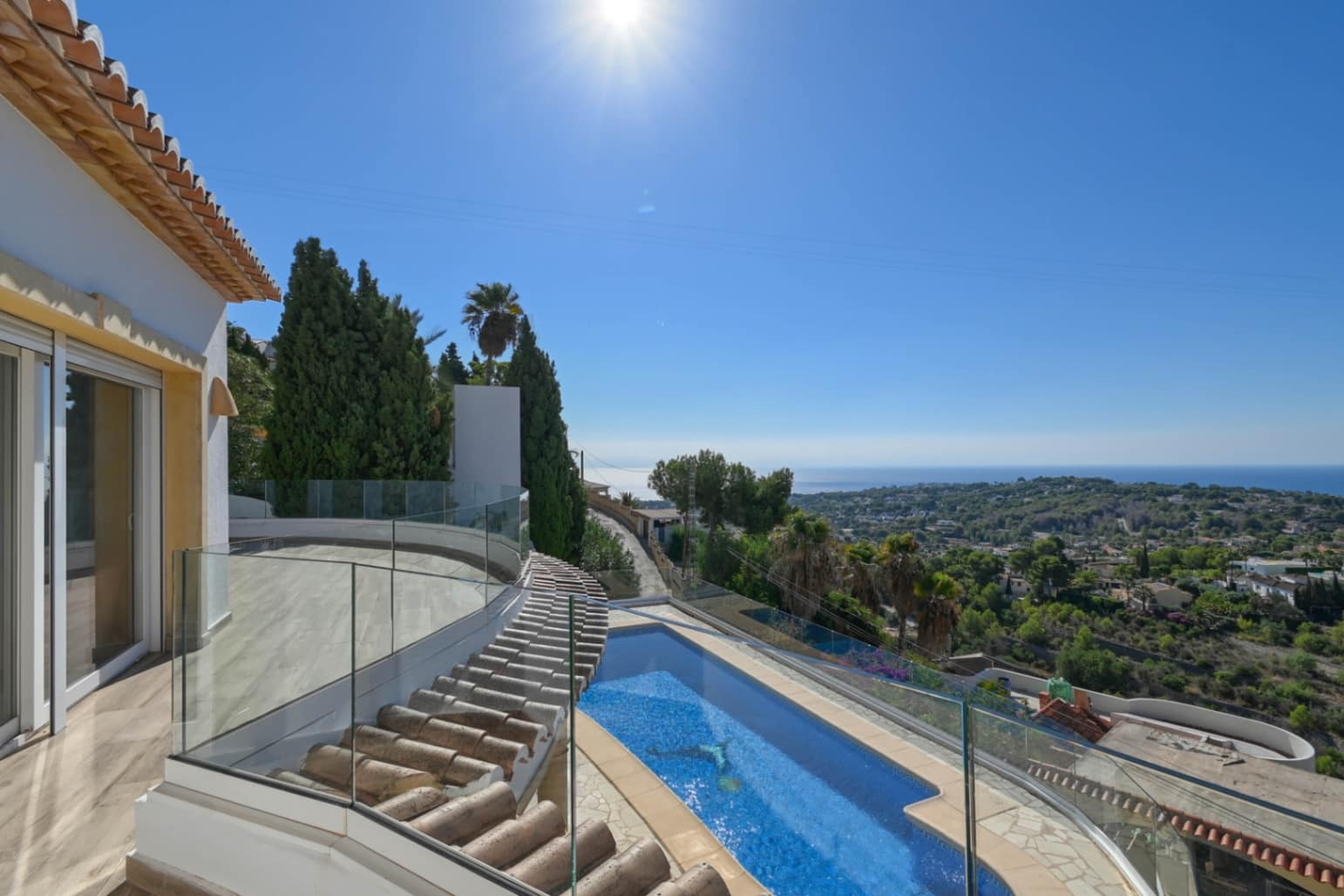 7 bedroom Villa for sale in Moraira with garage - € 1,925,000 (Ref: 9293290)