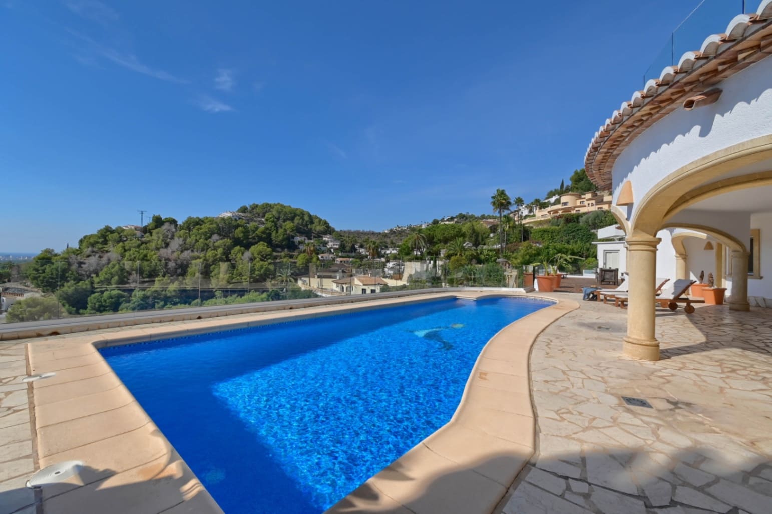 7 bedroom Villa for sale in Moraira with garage - € 1,925,000 (Ref: 9293290)