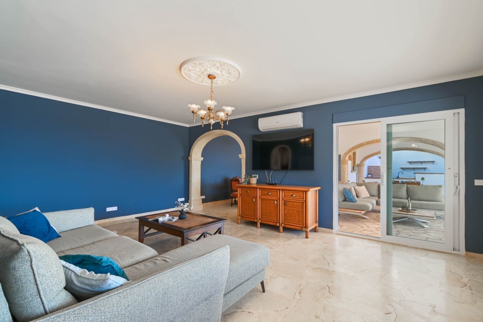 7 bedroom Villa for sale in Moraira with garage - € 1,925,000 (Ref: 9293290)