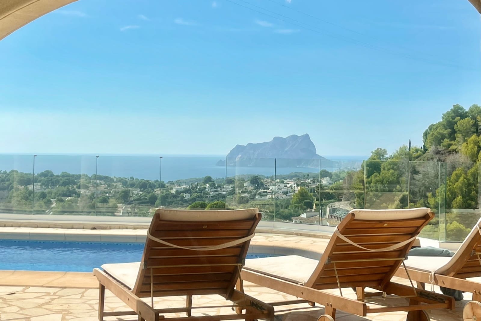 7 bedroom Villa for sale in Moraira with garage - € 1,925,000 (Ref: 9293290)