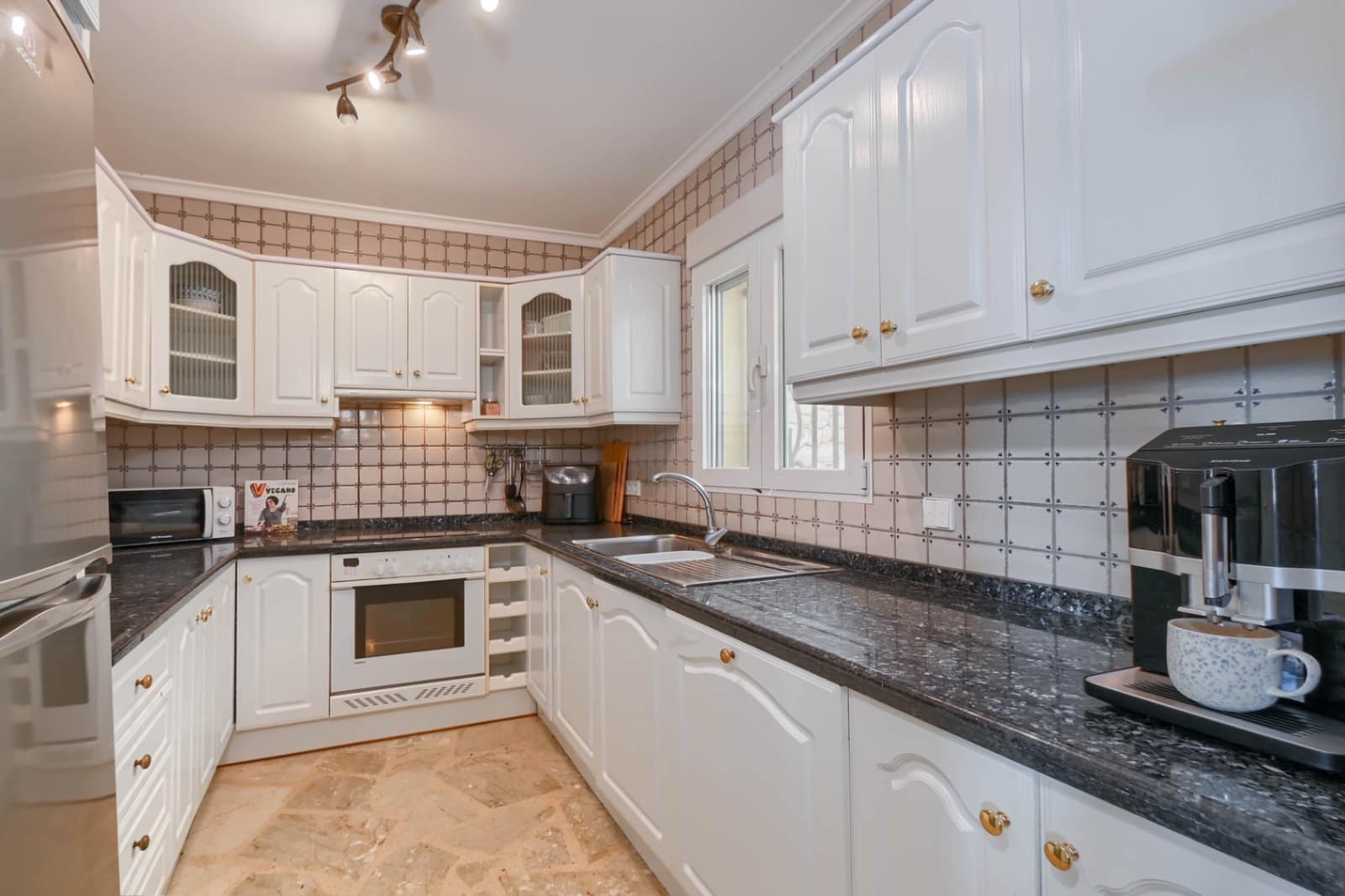 7 bedroom Villa for sale in Moraira with garage - € 1,925,000 (Ref: 9293290)