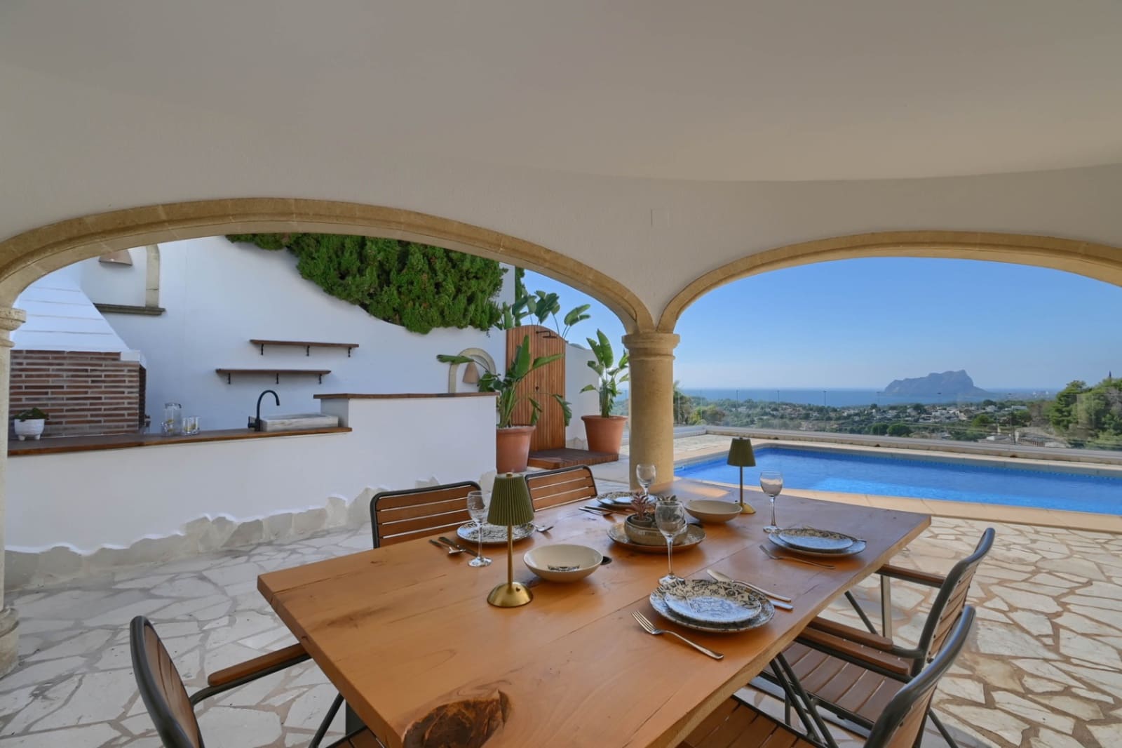 7 bedroom Villa for sale in Moraira with garage - € 1,925,000 (Ref: 9293290)