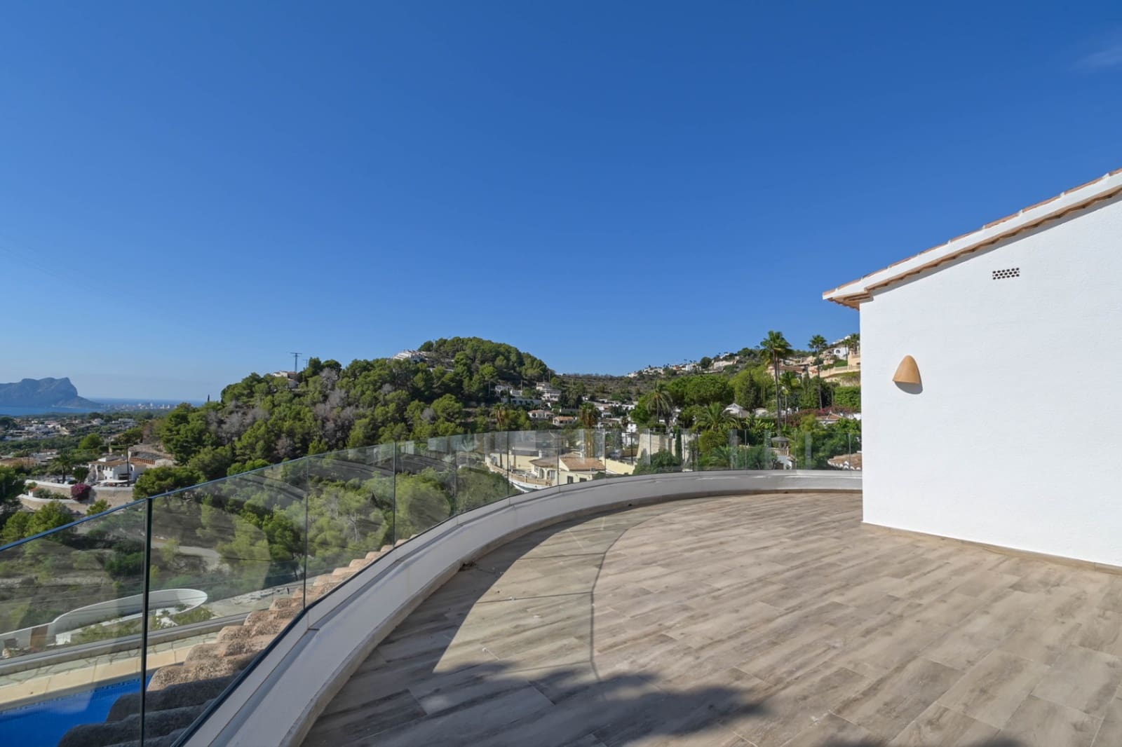 7 bedroom Villa for sale in Moraira with garage - € 1,925,000 (Ref: 9293290)
