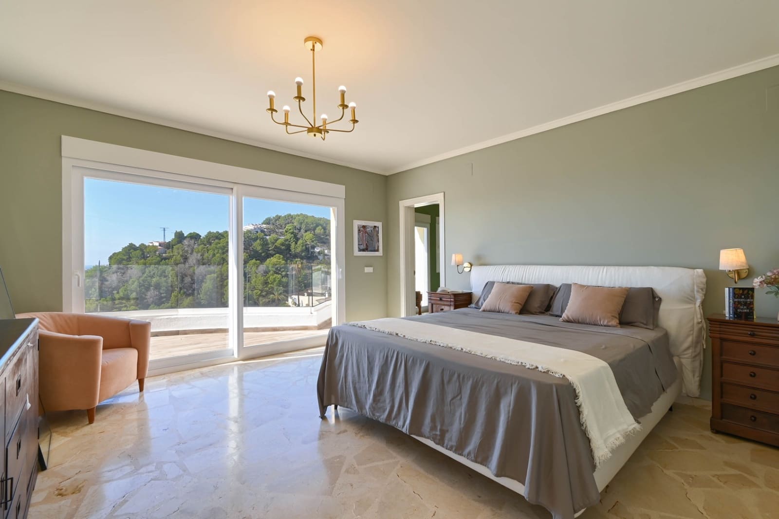 7 bedroom Villa for sale in Moraira with garage - € 1,925,000 (Ref: 9293290)